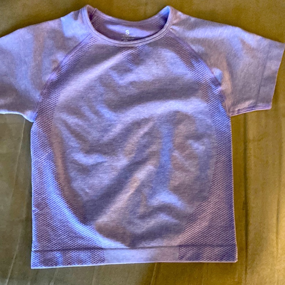 NVGTN sport top NWOT